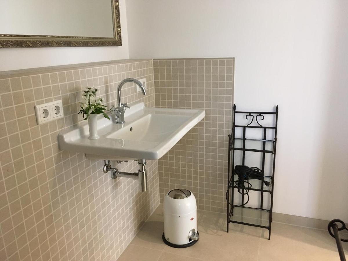 Grosszuegiges Appartement -Ruhig Und Doch Zentral Odenthal Exteriör bild